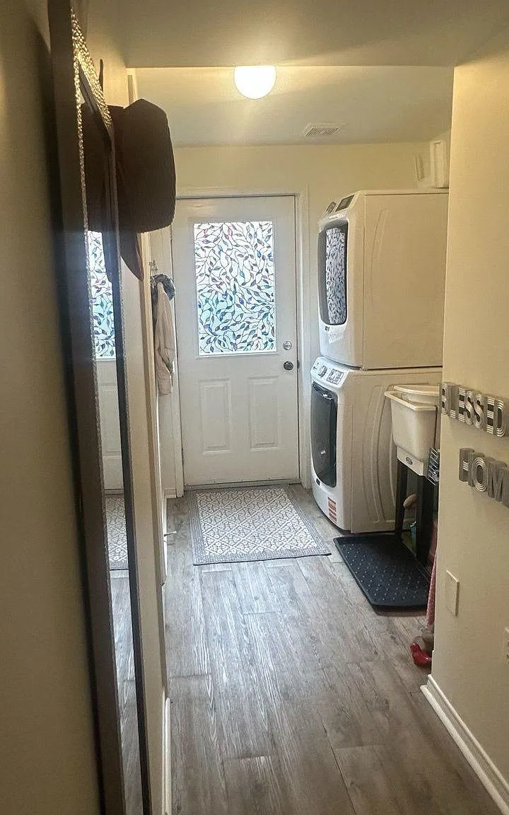 1 bed, $1,590 — Photo 1