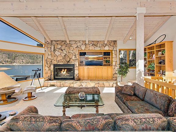 4th image of 595 Cove Dr