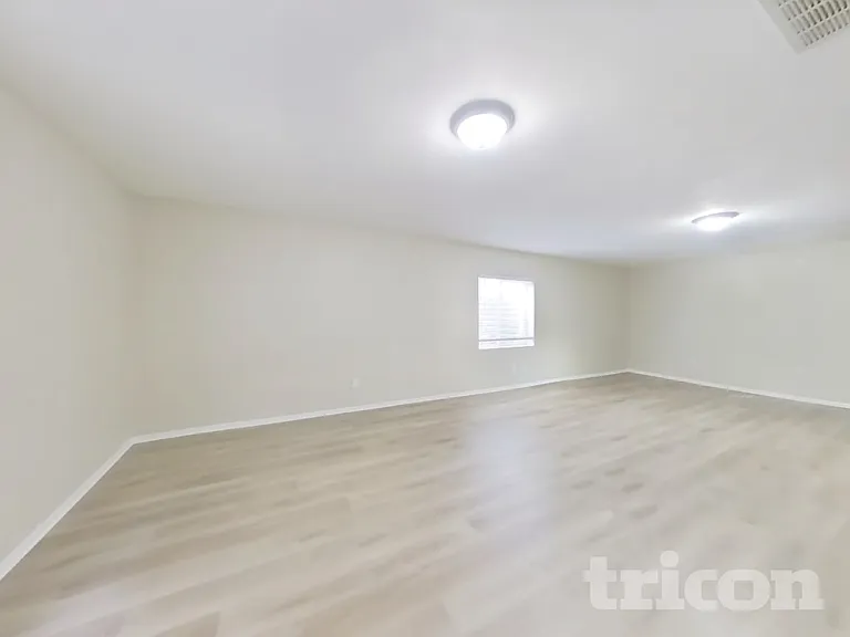 565 Winebrook Way — Photo 4