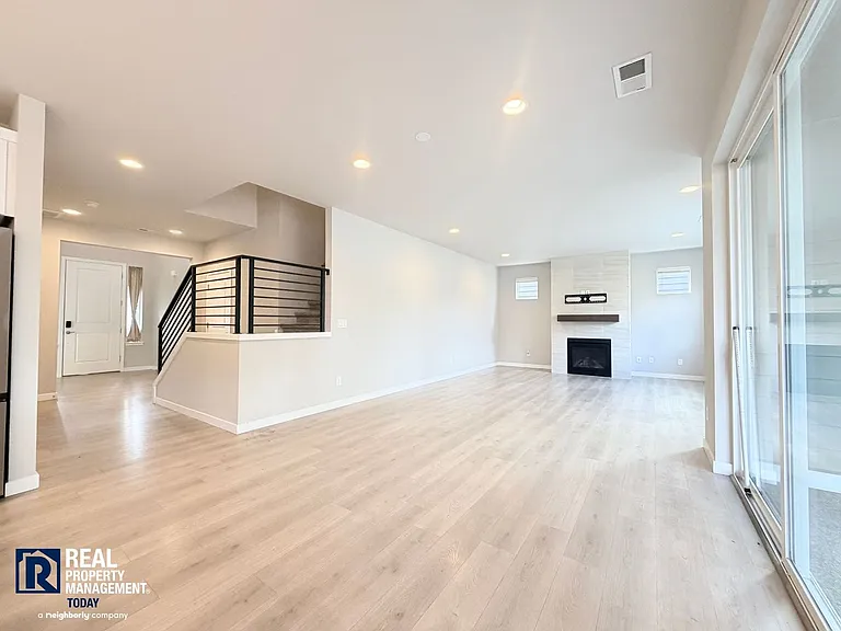 16156 8th Ave E — Photo 12