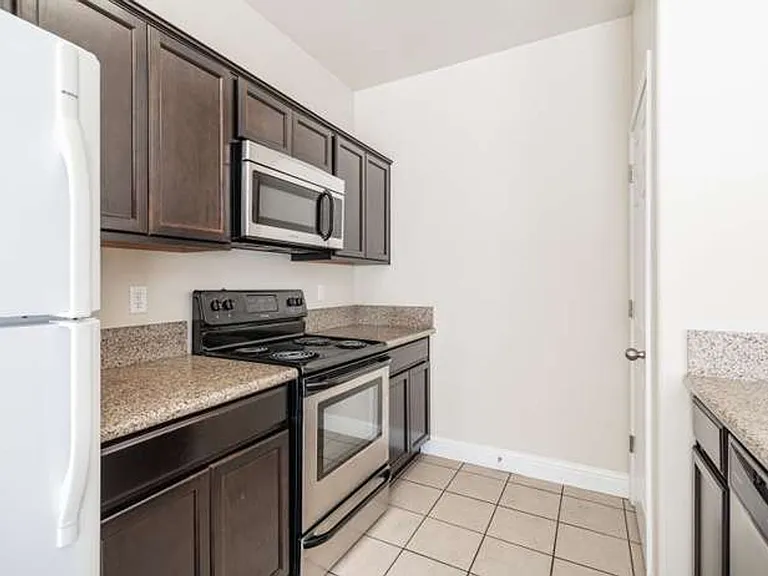 538 N Burgan Ave — Photo 9