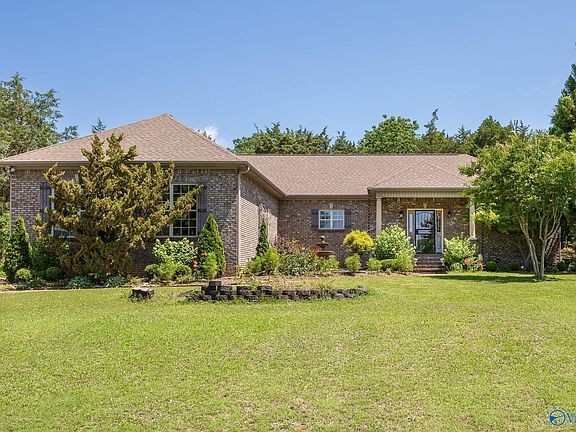 3rd image of 225 Cedar Trace Dr
