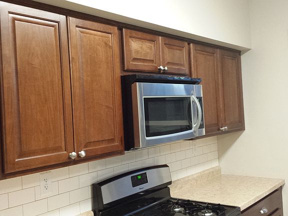 4th image of 612 E 46th St