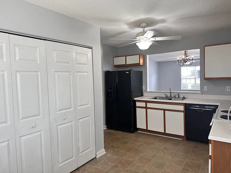 102 Hammett Grove Ln #102 — Photo 12