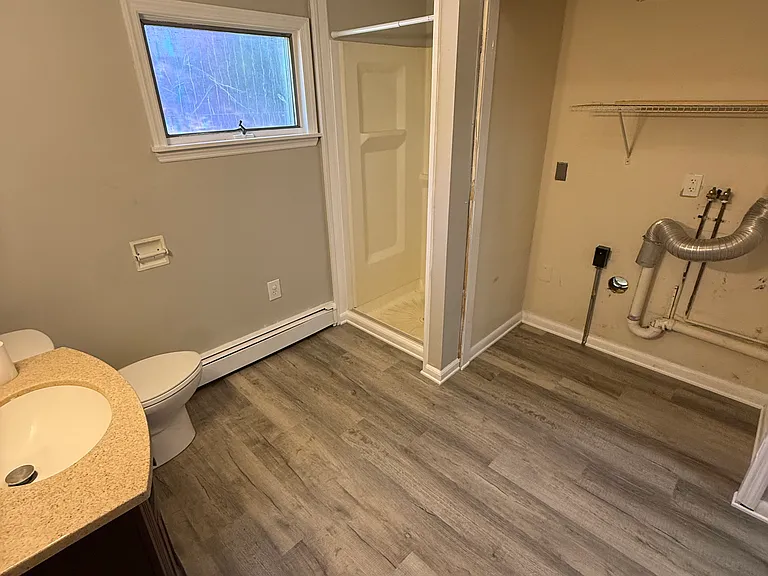 274 E Washington Ave — Photo 17