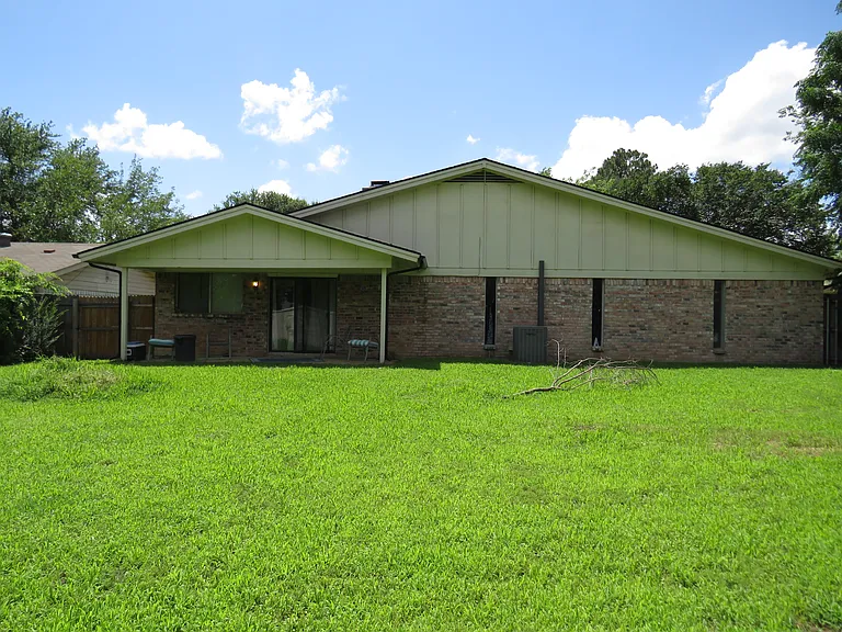3308 Spring Valley Dr — Photo 32