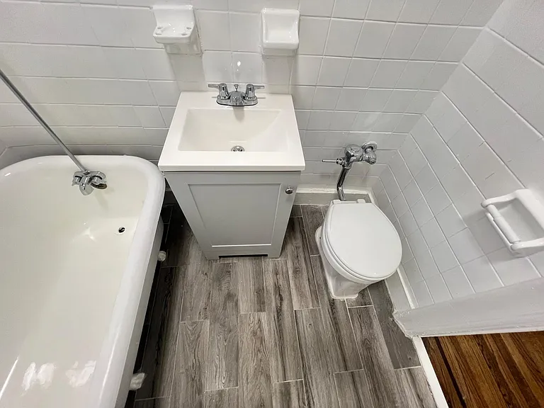 18 Kensington Ave #5H — Photo 7