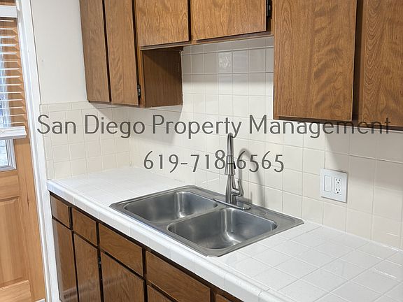 5th image of 3613 Reynard Way