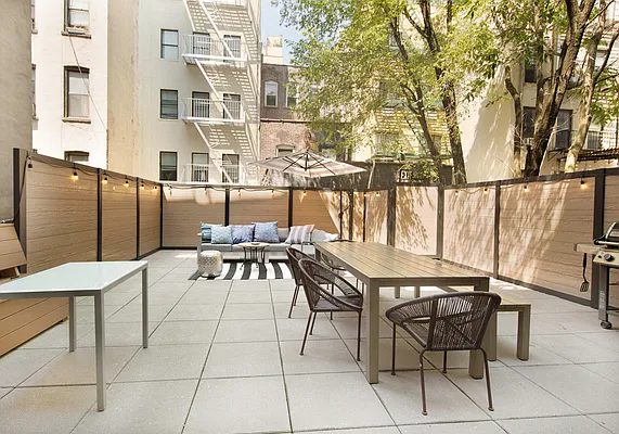 Rented by Safdie Realty Group | media 43