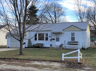 832 E Patton St, Paxton, IL 60957