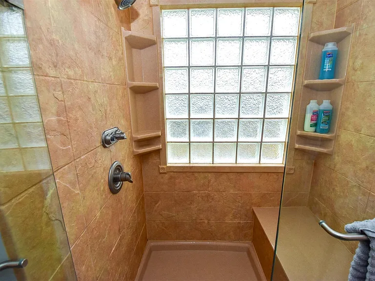 11007 Shumard Oak Ct — Photo 16