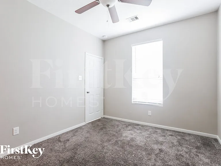 1826 Sun Point Ct — Photo 11