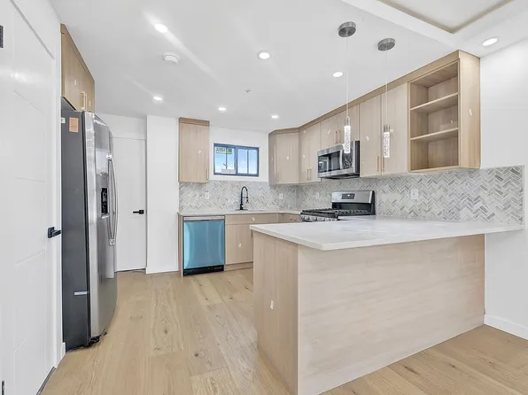 11954 Long St, Jamaica, NY 11434
