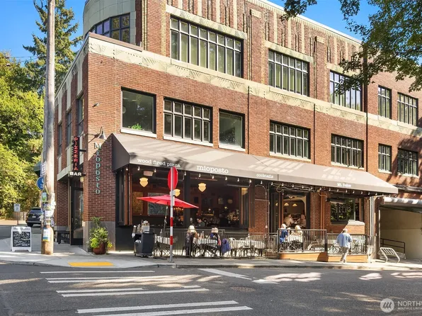 2809 1/2 S Mount Rainier Drive #1, Seattle, WA 98144