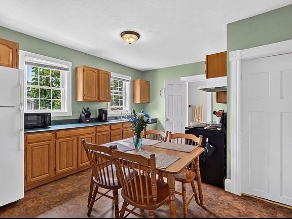3rd image of 287 Pine St #2