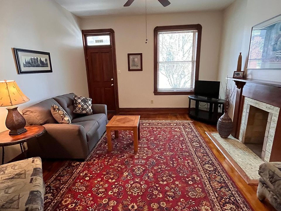 1st image of 4454 Oakland Ave #1