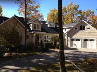 95 Hemlock Dr, Wolfeboro, NH 03894