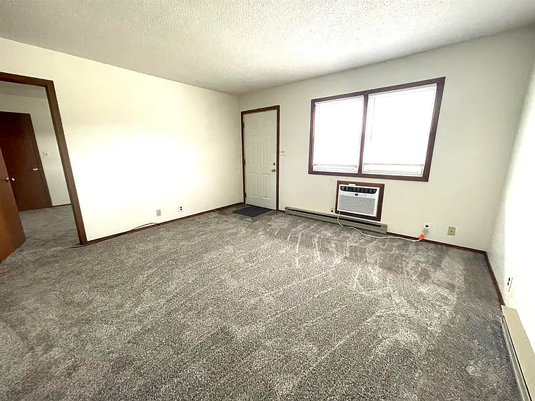 400 E College St #E6 — Photo 1