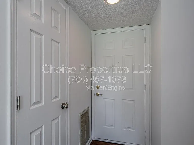11042 Running Ridge Rd — Photo 3