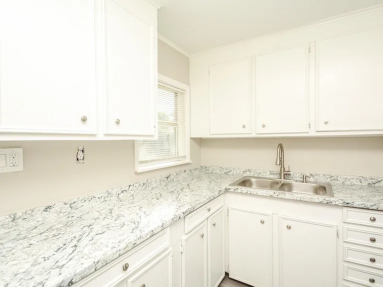 713 Wafer St — Photo 8