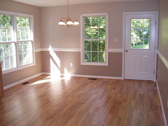 5th image of 4901 Carver St