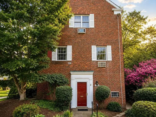3410 Gunston Rd, Alexandria, VA 22302
