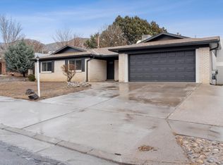 3304 Black Hills Rd NE, Albuquerque, NM 87111