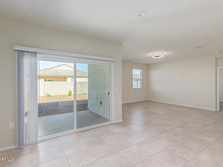 18646 W Buckskin Trl — Photo 9