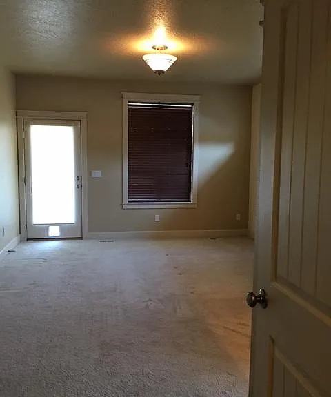 24440 Sparrow Rd — Photo 16