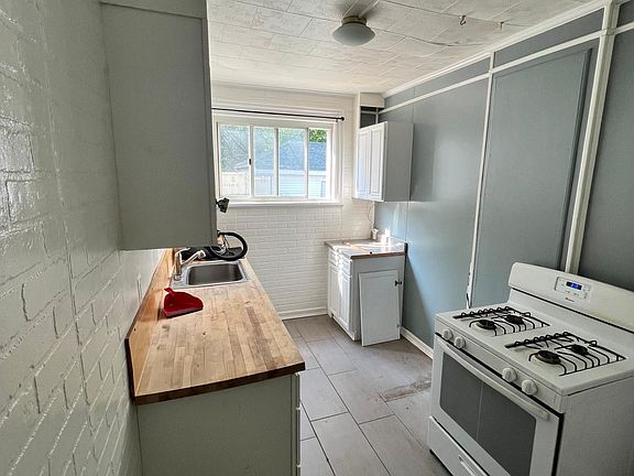 3rd image of 702 Elmwood Ave