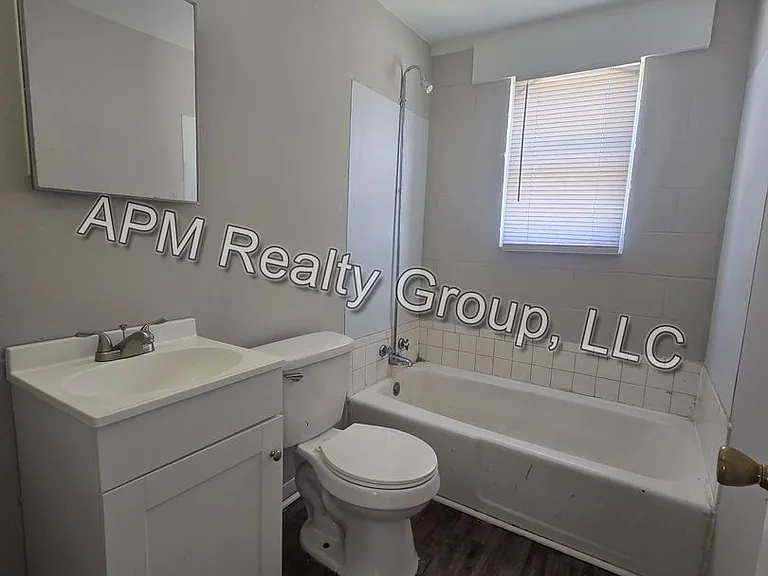 2801A Howell Ave — Photo 3