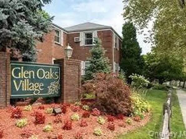 261-72 Langston Ave, Glen Oaks, NY 11004