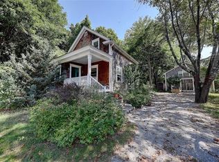 2 Lake Ave, Barrington, RI 02806