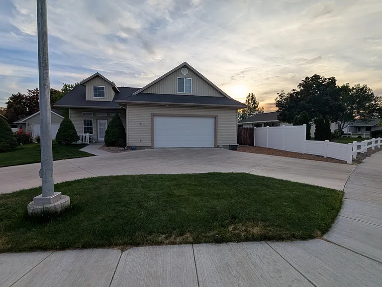 1107 Bailey Ave — Photo 4