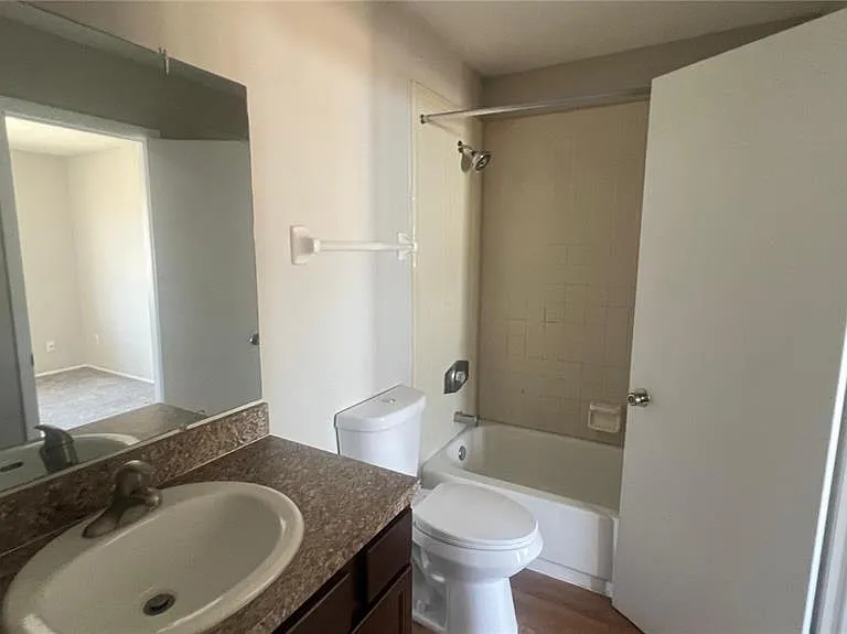 202 Watts Ln #D — Photo 9