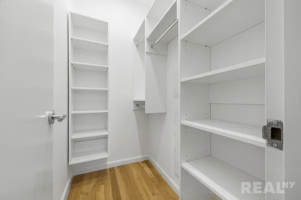 Rented by REAL New York | media 14