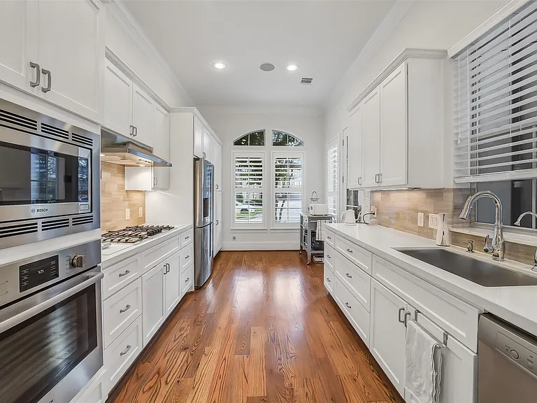 1110 Lake Pointe Pkwy — Photo 8
