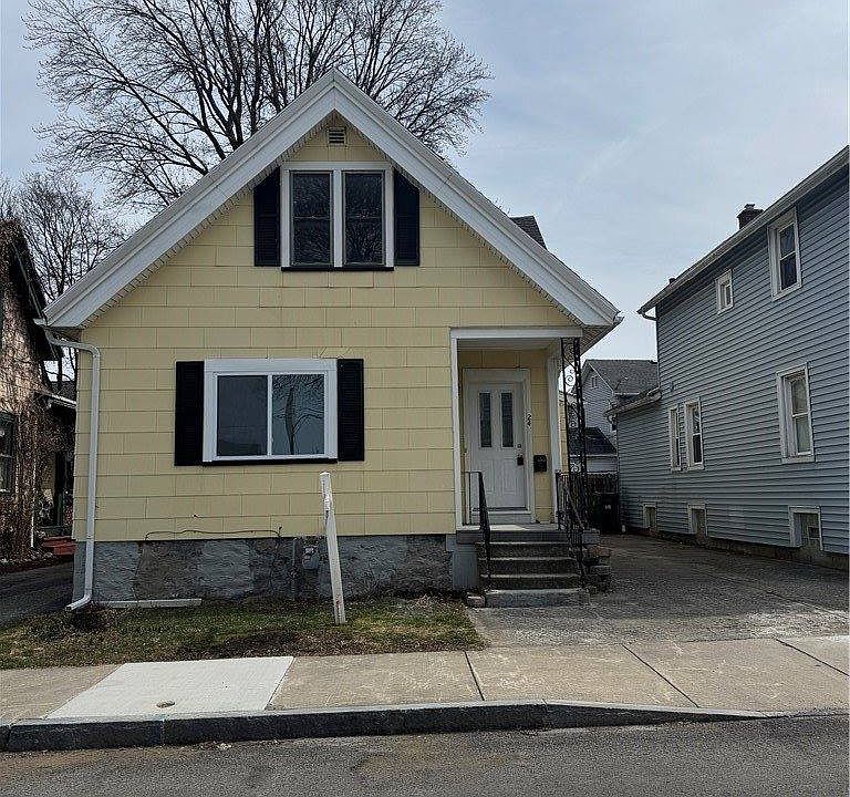 1st image of 24 Bloomfield Pl