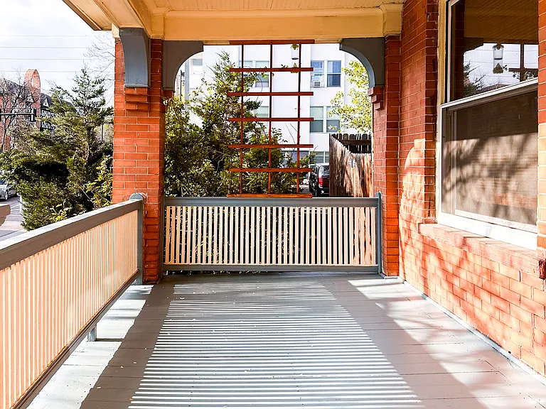 1423 N Josephine St — Photo 20