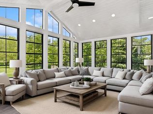 450 Park Ln, Williams Bay, WI