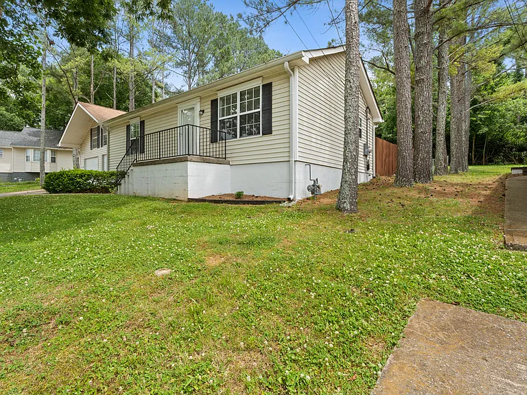 2822 Airwood Dr — Photo 3