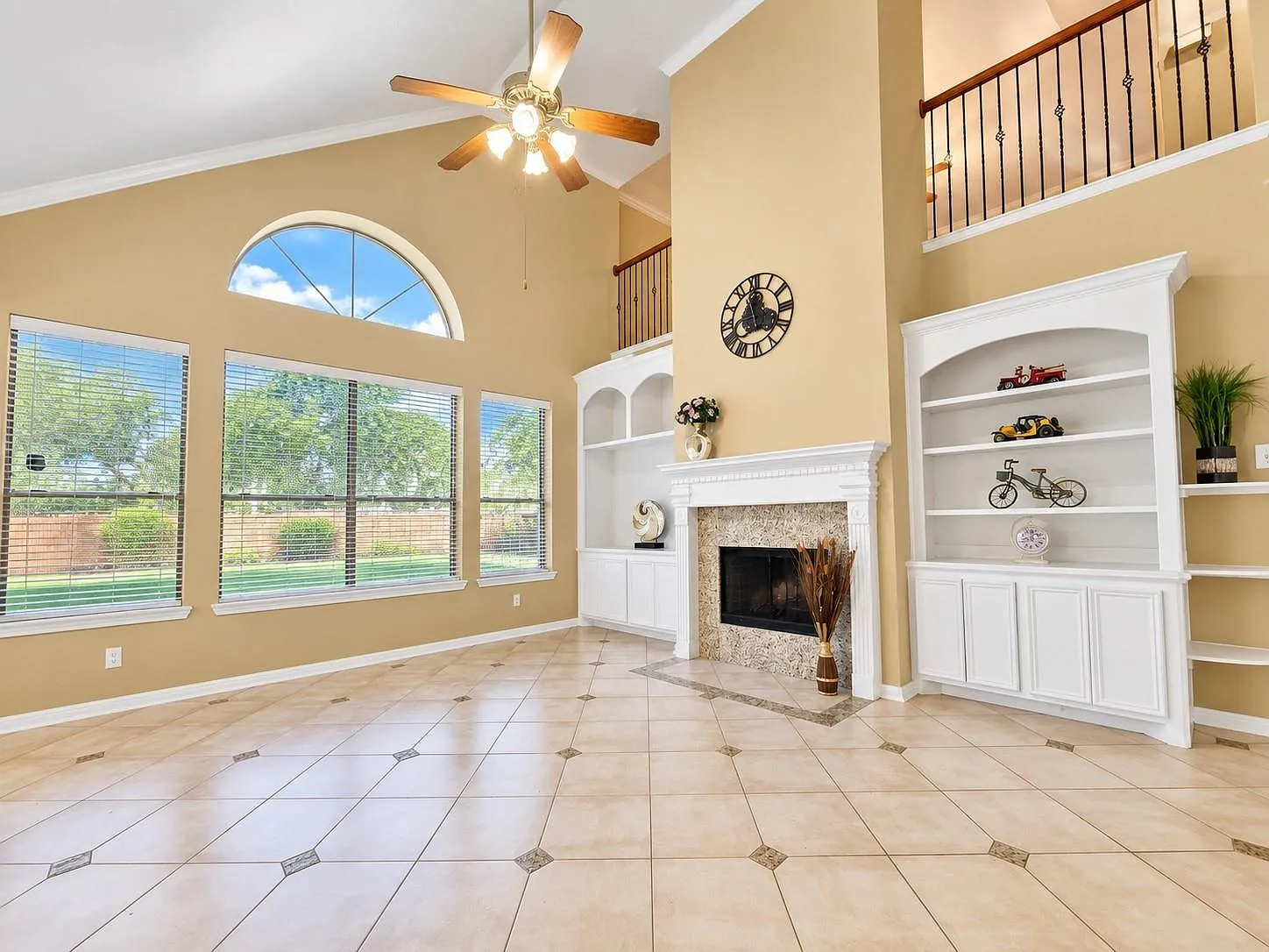 4 bed, 2.5 bath, 2409 sqft, $2,700 — Photo 4