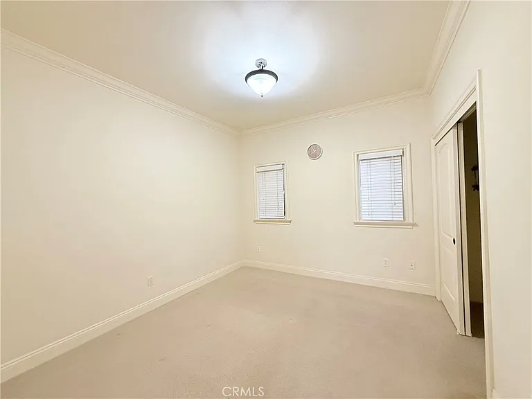 2454 Oswego — Photo 9