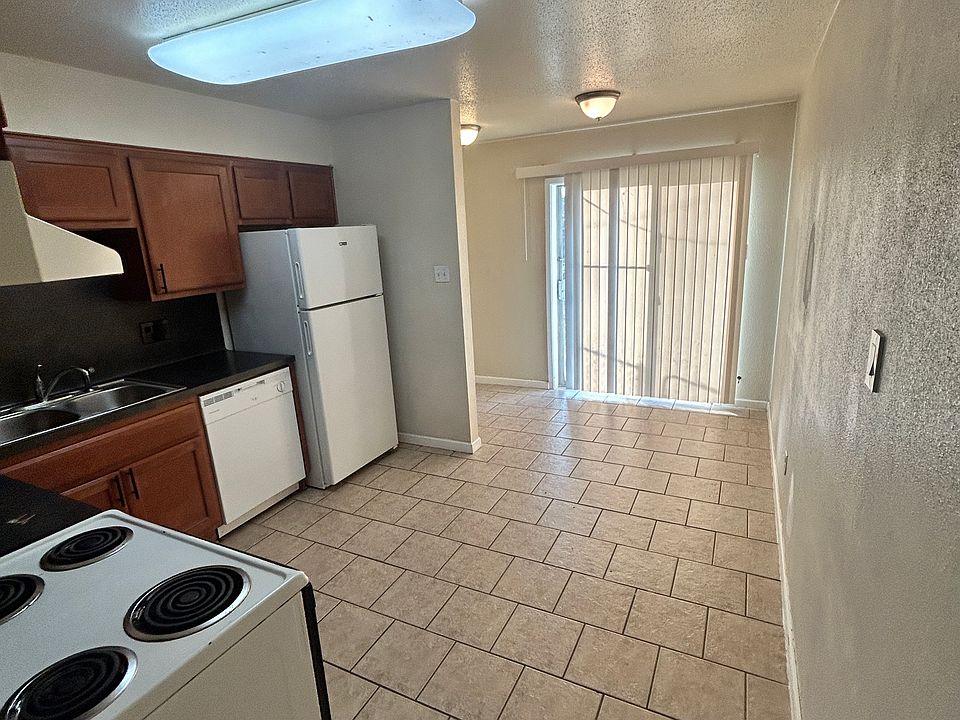 2nd image of 1610 Mossglenn Cir