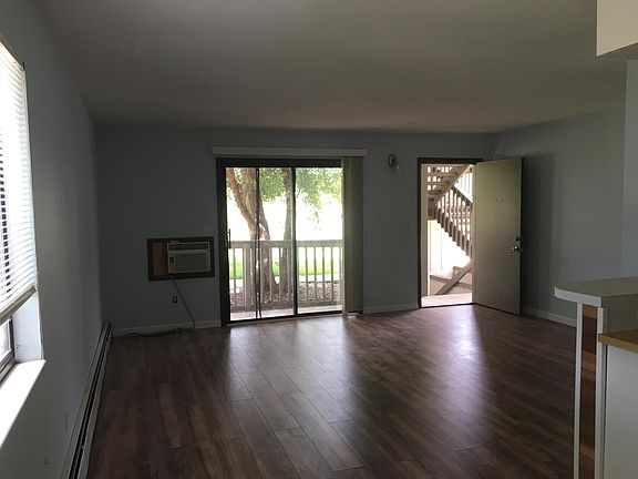 2nd image of 625 Manhattan Pl APT 112