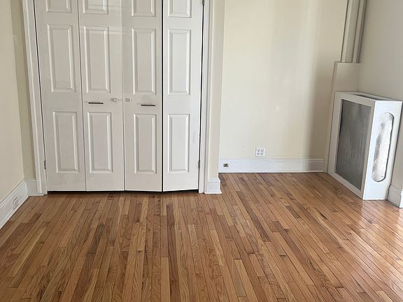4th image of 328 Hawthorne St Floor 1