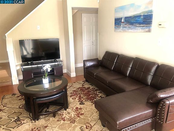 3rd image of 1806 Cole Ave APT 4