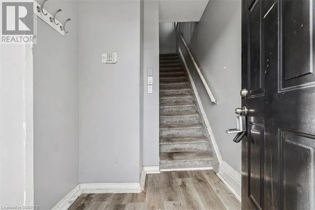 73 Vine Street South St. Catharines — Photo 4