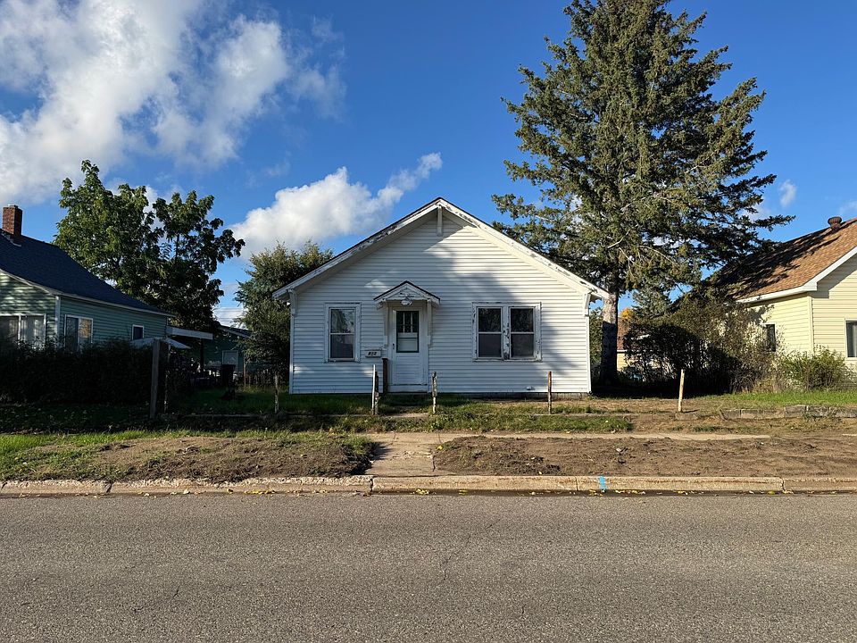 1st image of 813 4th St SE