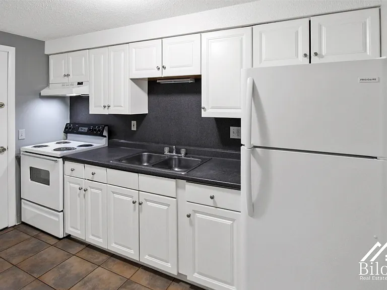 Hillside Terrace Apartments — Photo 11